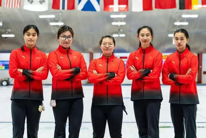 华体会hth体育登录-中国女子冰壶青年队时隔八年再获铜牌！上海班底闪耀世青赛|中国女队|美国队|米兰冬奥会|女队|中国队_新浪体育_新浪新闻